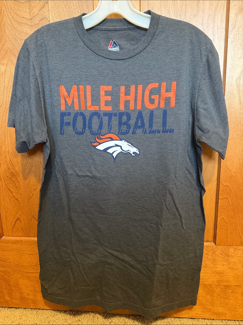 Majestic Gray Denver Broncos Mile High Football Tee with Orange & Blue sz Med